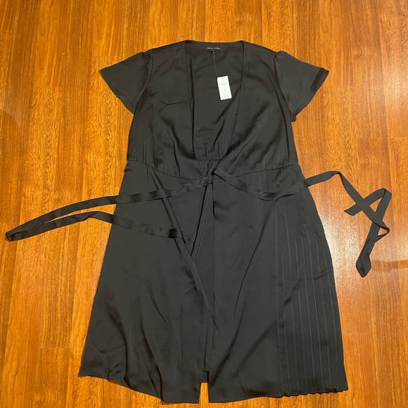 NWT - Banana Republic Black Wrap Pleated Midi Dress - Picture 10 of 11